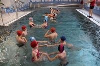 Zajęcia darmowej nauki pływania dla dzieci z terenu powiatu