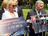 Powiat Przysuski otrzymał 2 239 900 zł z Rezerw Subwencji Og&oacute;lnej na drogi samorządowe.