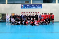 Mistrzem Ligi Piłki Nożnej Halowej o Mistrzostwo Powiatu Przysuskiego 2025/2026 drużyna Papisy i Sp&oacute;ła!!